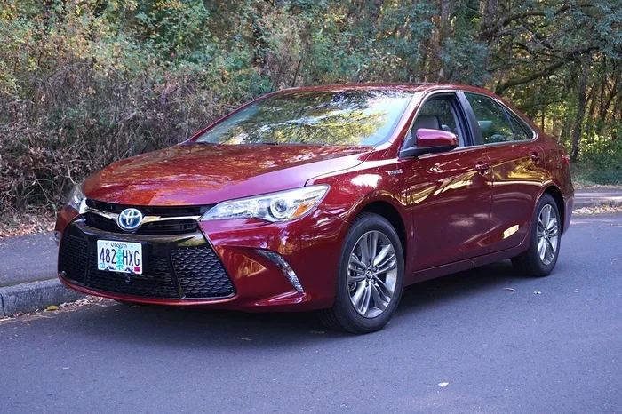 How Much Is a 2016 Toyota Camry Worth in Today Market