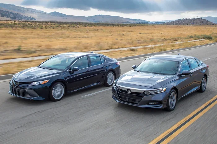 Which Is Better Honda Accord Or Toyota Camry Best Choice
