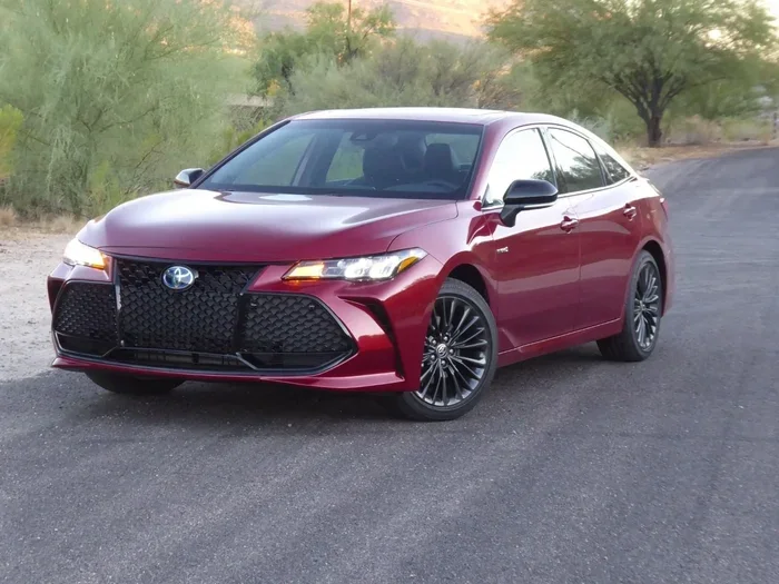 How Many Miles Can A Toyota Avalon Last On The Road