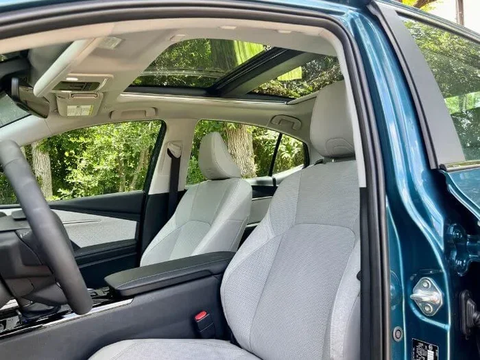 Do Toyota Camrys Have Sunroofs Complete Buyer Answer Guide