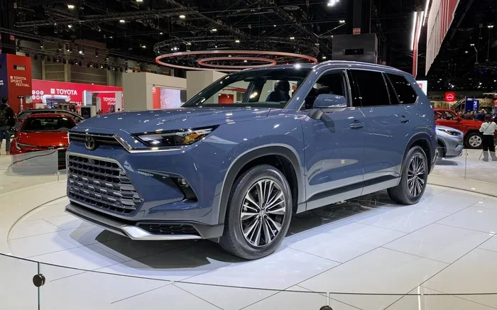 How Long Is the Toyota Grand Highlander Complete Size Guide