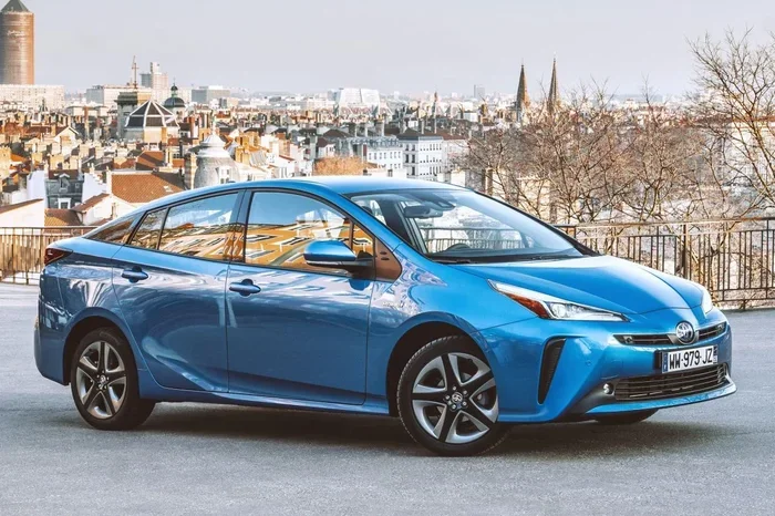 Toyota Hybrid 18 How Many Miles in KM Explained