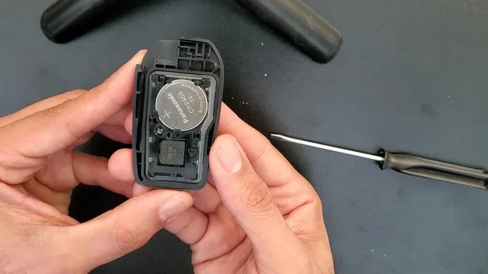 How to Replace Battery in Toyota Key Fast and Easy