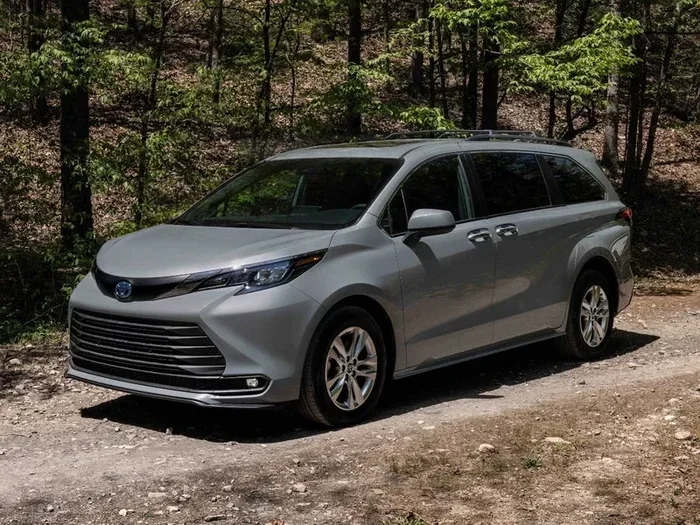 How Much Does a Toyota Sienna Weight Guide