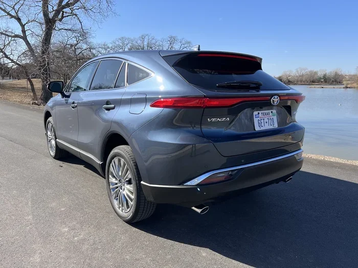 Why Did Toyota Discontinue The Venza Explained Clearly